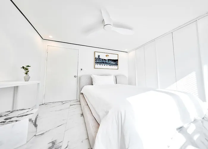 Ht Tailored Service Urban Retreat Gym And Garden Seoul