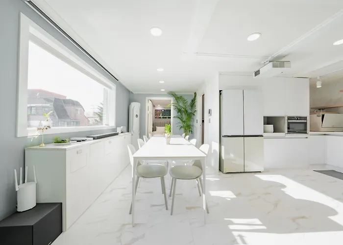 Ht Tailored Service Urban Retreat Gym And Garden * Seoul