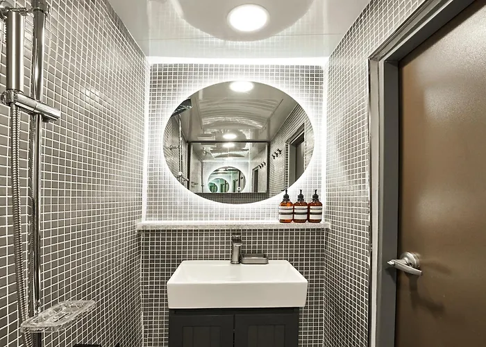 Ht Tailored Service Urban Retreat Gym And Garden Seoul