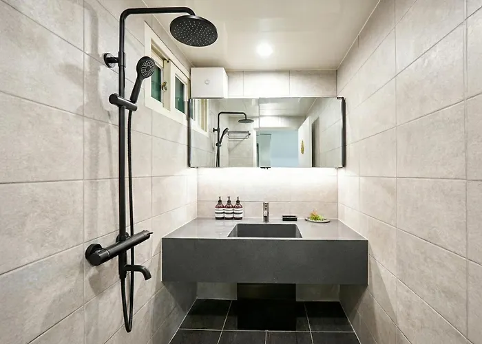 Holiday home Ht Tailored Service Urban Retreat Gym And Garden