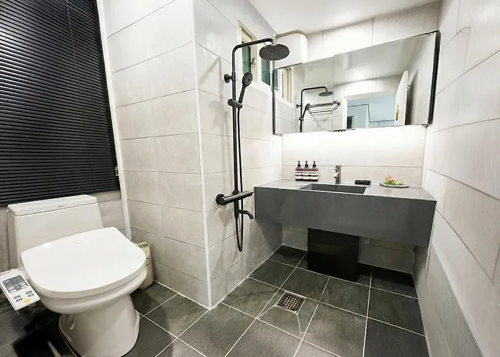 Ht Tailored Service Urban Retreat Gym And Garden Holiday home *