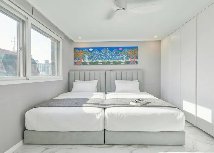 Holiday home Ht Tailored Service Urban Retreat Gym And Garden